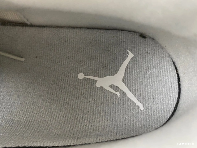 FJ9479-100 Ivory Jordan Air 3 Craft 0723